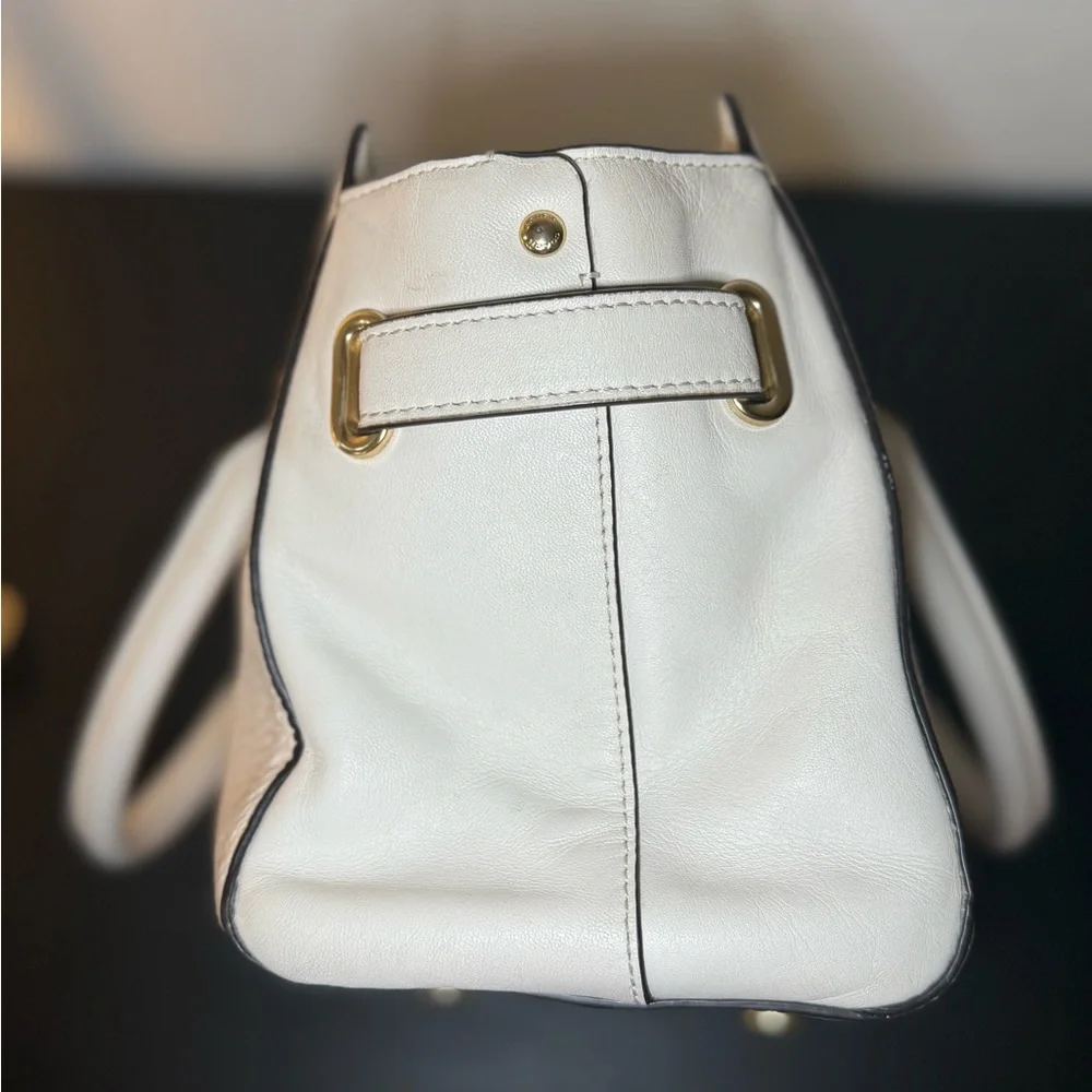 Coach Blake 25 Chalk White Pebbled Leather Crossbody Bag Gold Chain